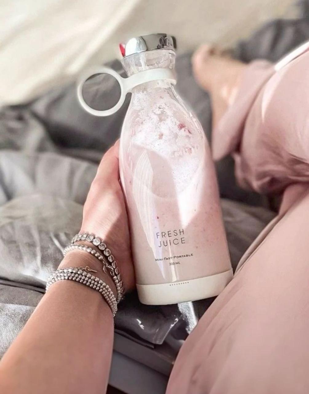 Portable mini juicer blender